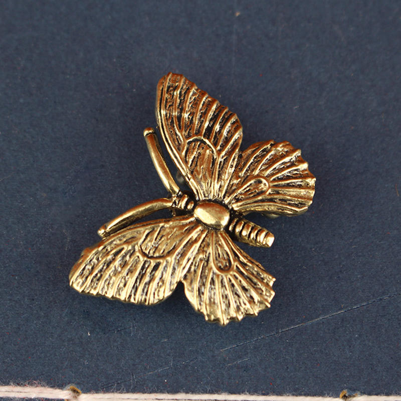 Brass Butterfly Statue, Insect - Office Furniture Suppliers のレビューと価格